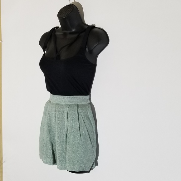 H&M Pants - H&M| High Waist Spotted Shorts| Size 6| Seafoam